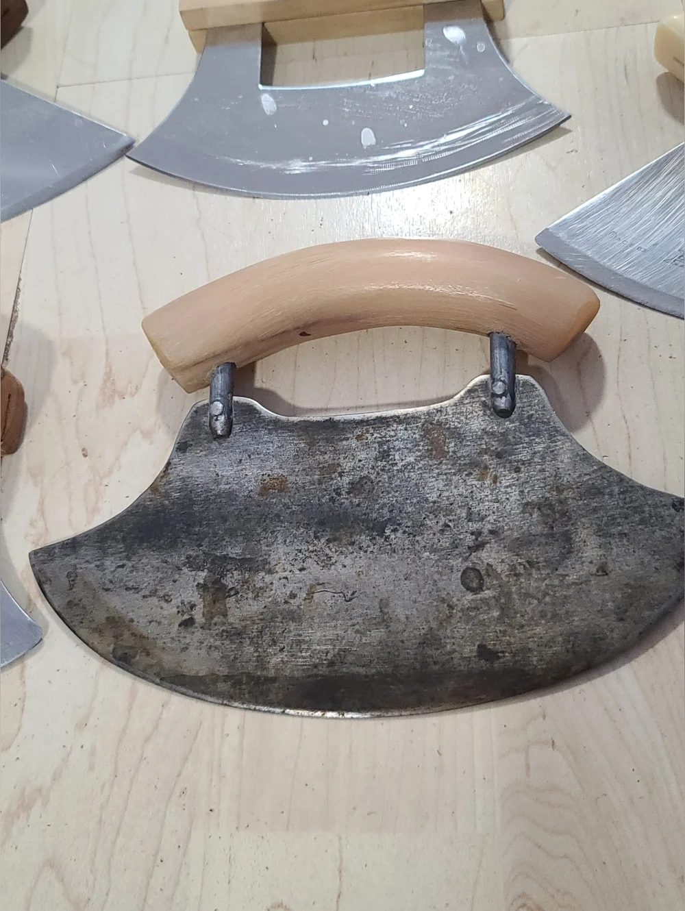 Set of 5 Ulu Herb/Meat Choppers, Alaska Wood Handles, One Is Guenuine